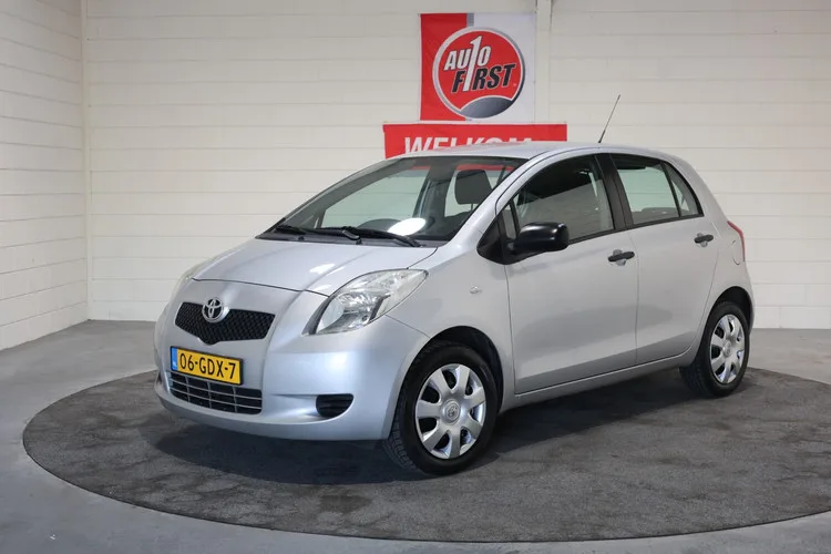 Toyota Yaris (2008) — foto 1