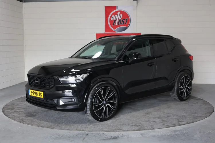 Volvo XC40 (2018) — foto 1