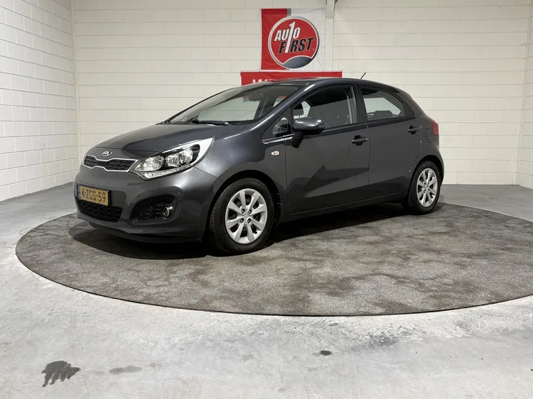 Kia Rio (2015) — foto 1