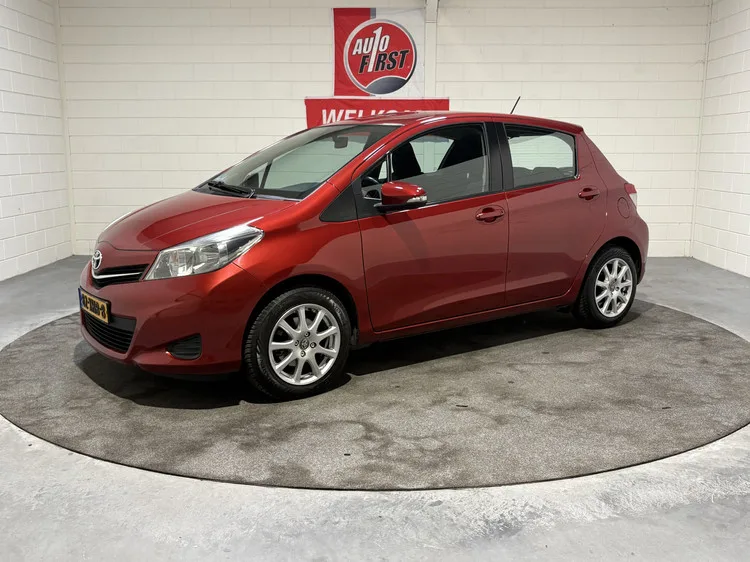 Toyota Yaris (2012) — foto 1