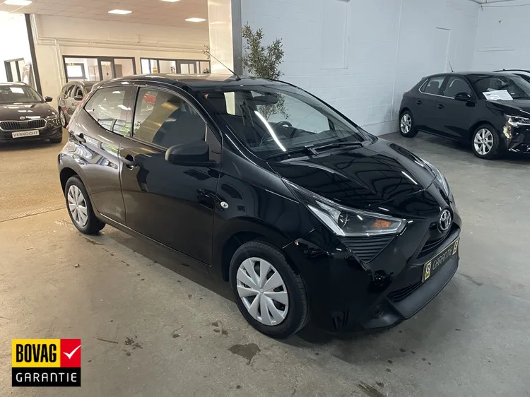 Toyota Aygo (2022) — foto 1