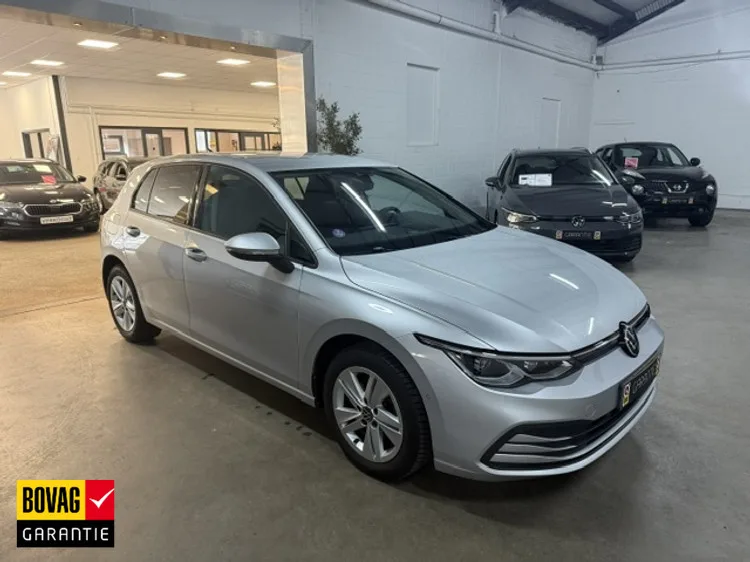 Volkswagen Golf (2021) — foto 1