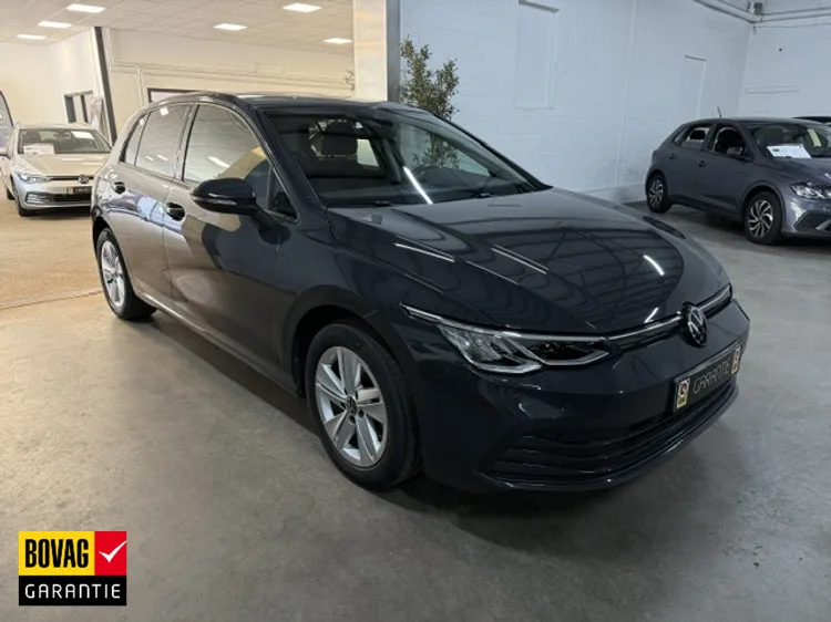 Volkswagen Golf (2023) — foto 1