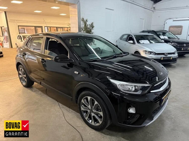 Kia Stonic (2018) — foto 1