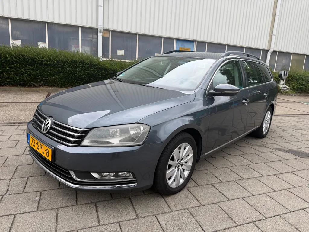 Volkswagen Passat (2011) — foto 1