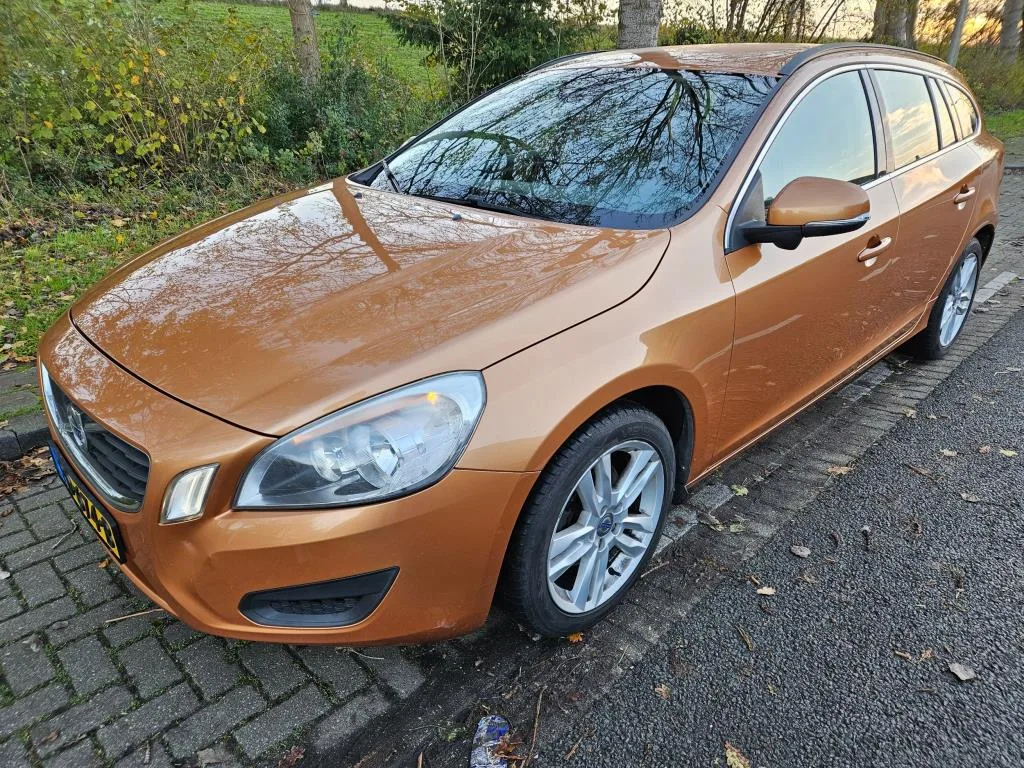 Volvo V60 (2013) — foto 1