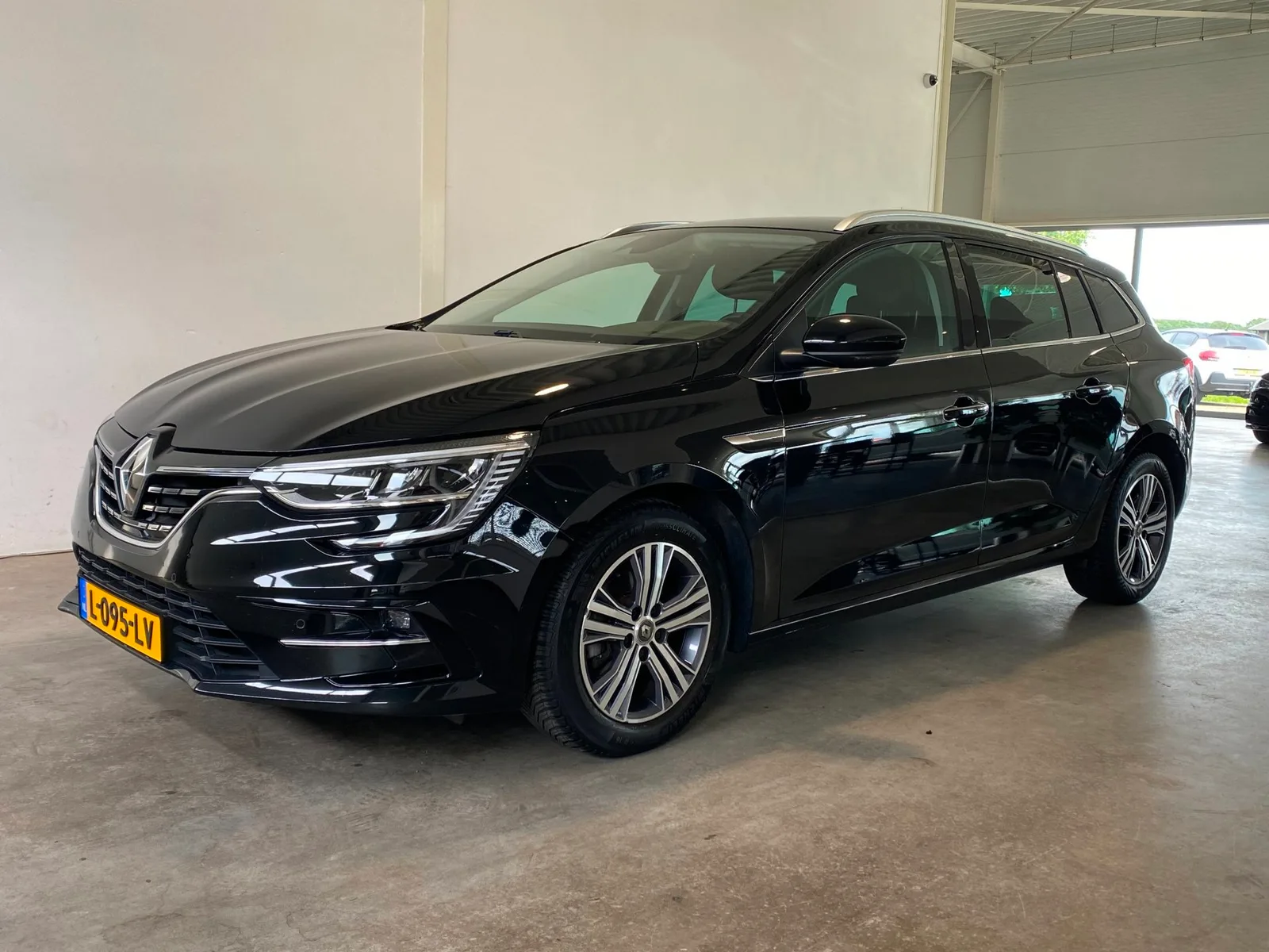 Renault Mégane (2021) — foto 1