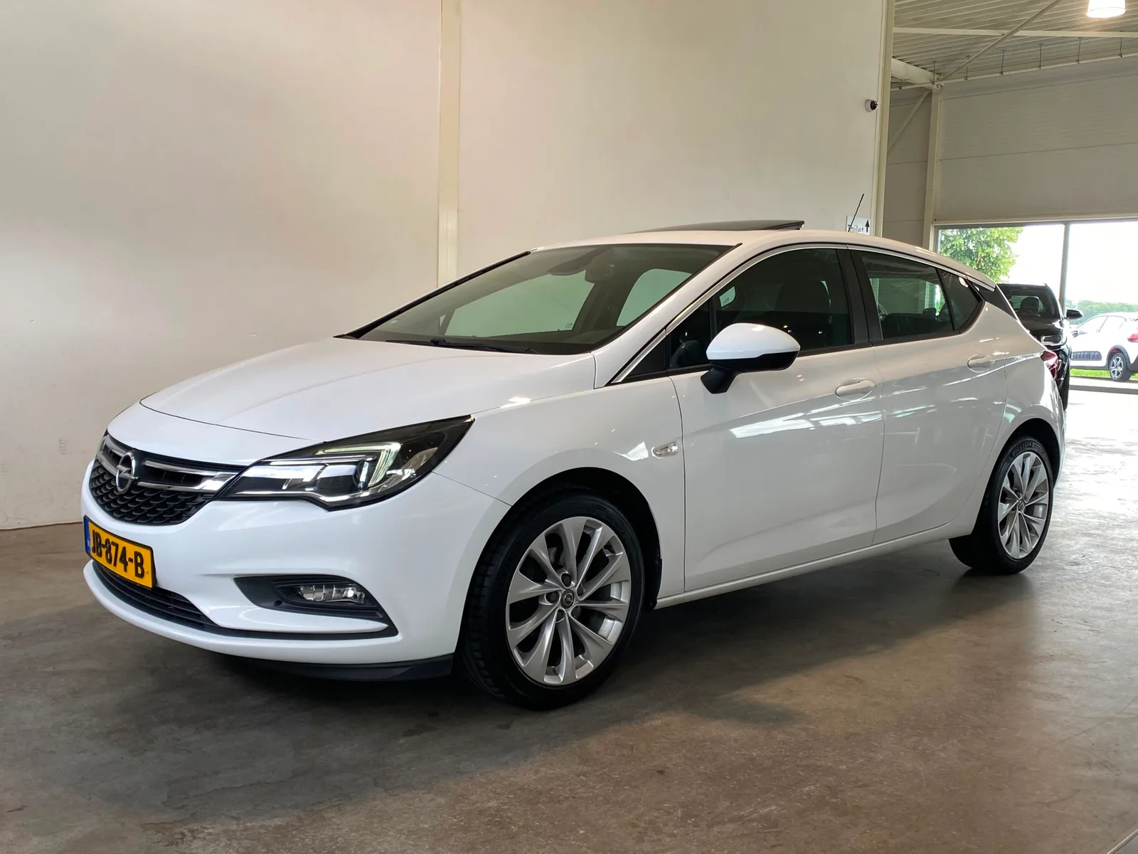 Opel Astra (2016) — foto 1