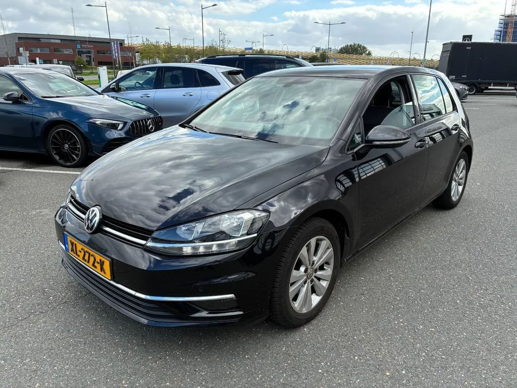 Volkswagen Golf (2019) — foto 1