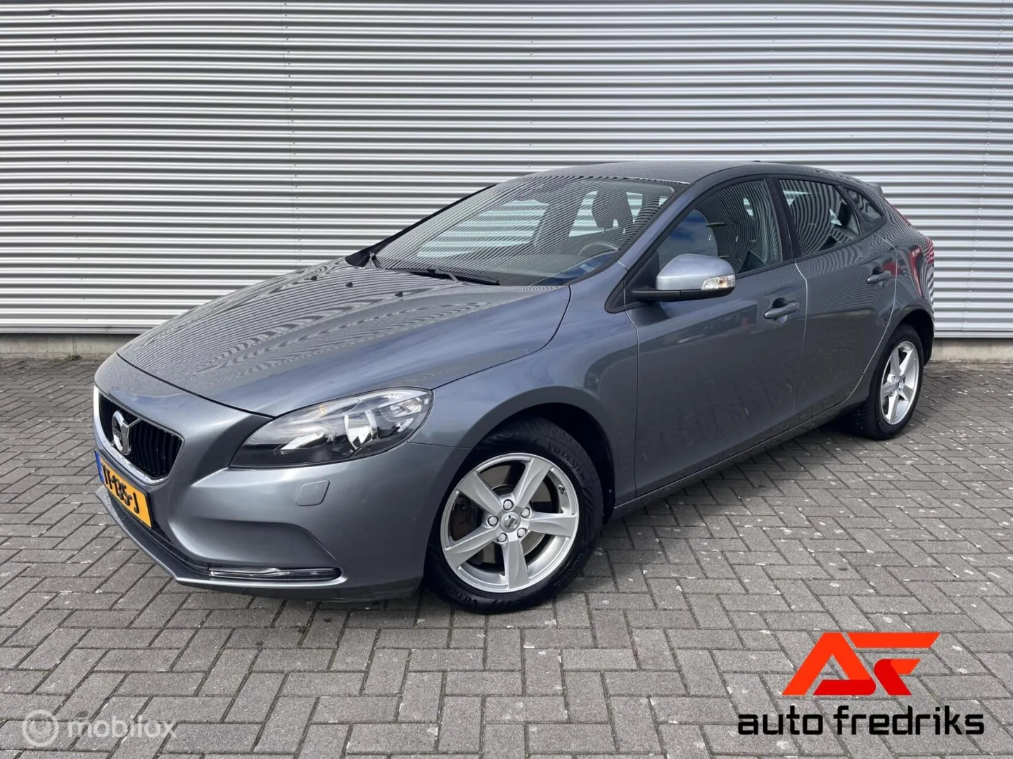 Volvo V40 (2018) — foto 1