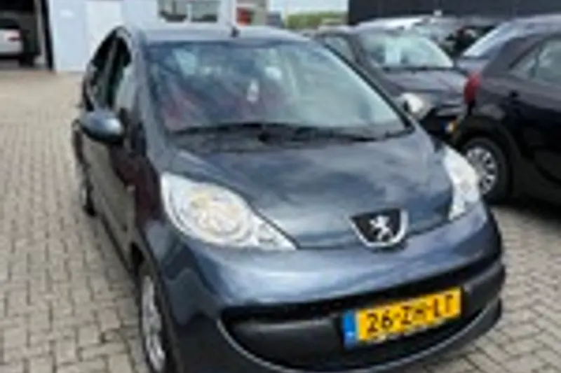 Peugeot 107 (2008)