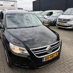 Volkswagen Tiguan (2009) — foto 1