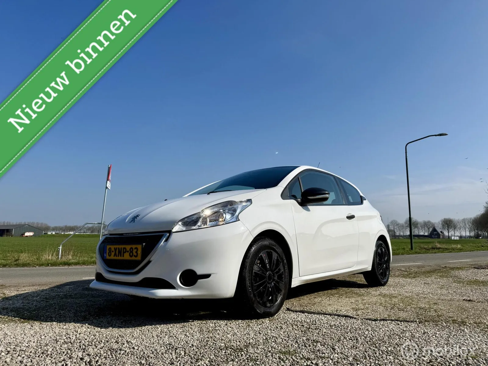 Peugeot 208 (2014) — foto 1