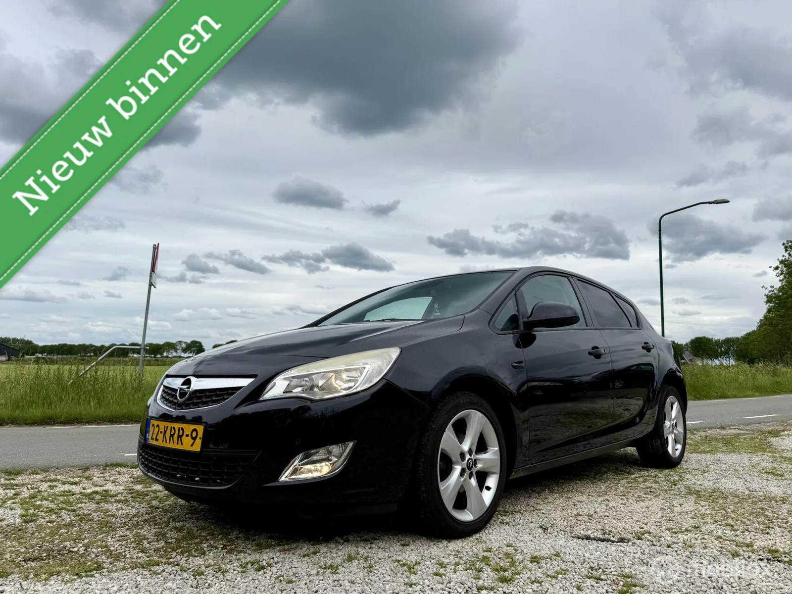 Opel Astra (2010) — foto 1