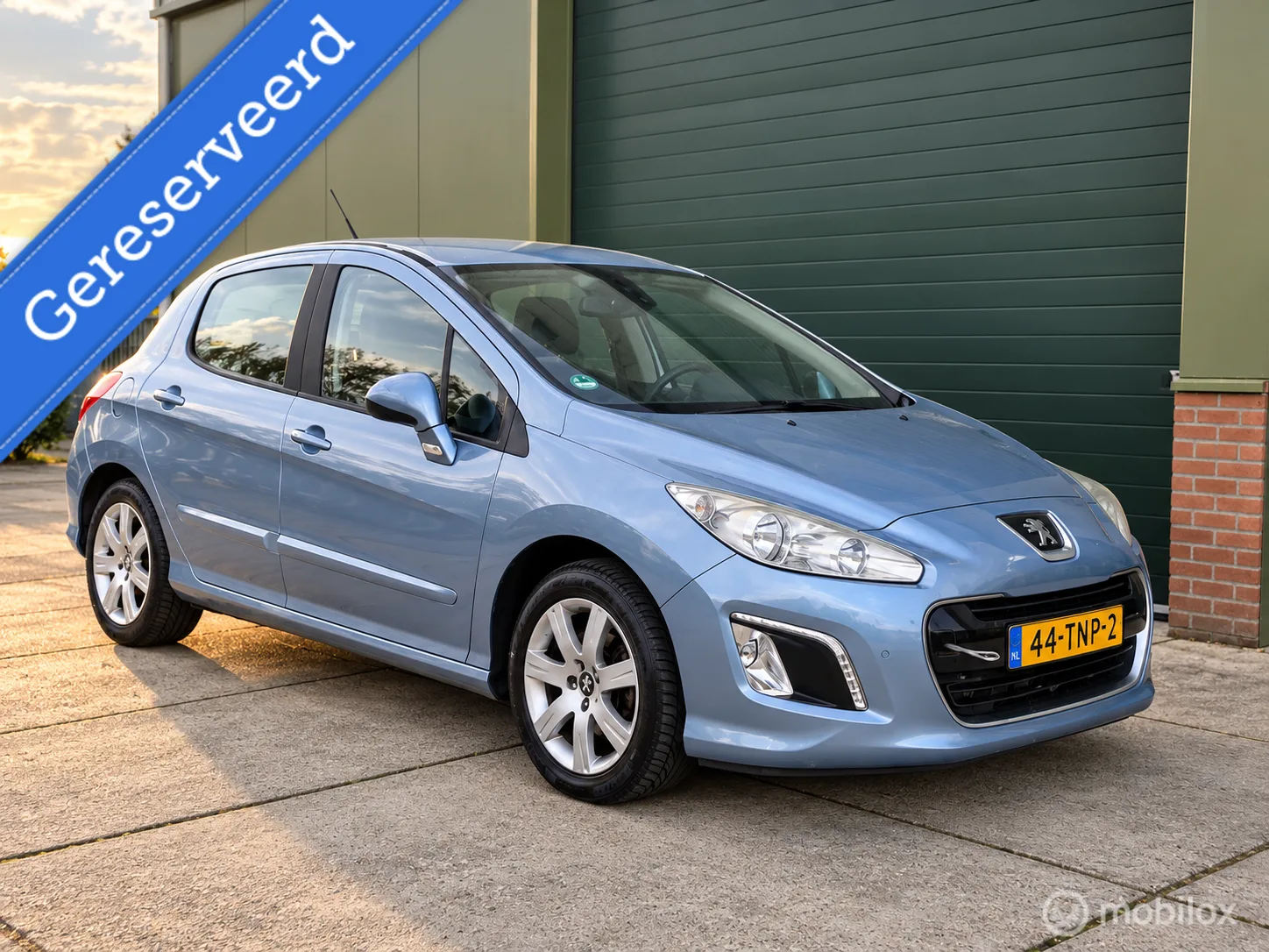 Peugeot 308 (2012) — foto 1