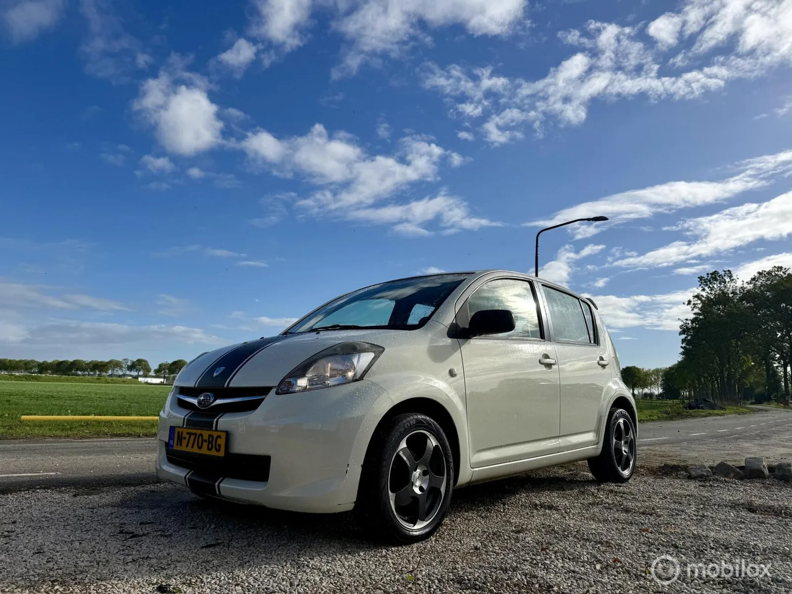 Subaru Justy (2010) — foto 1