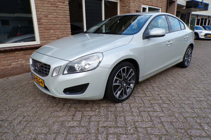 Volvo S60 (2012)