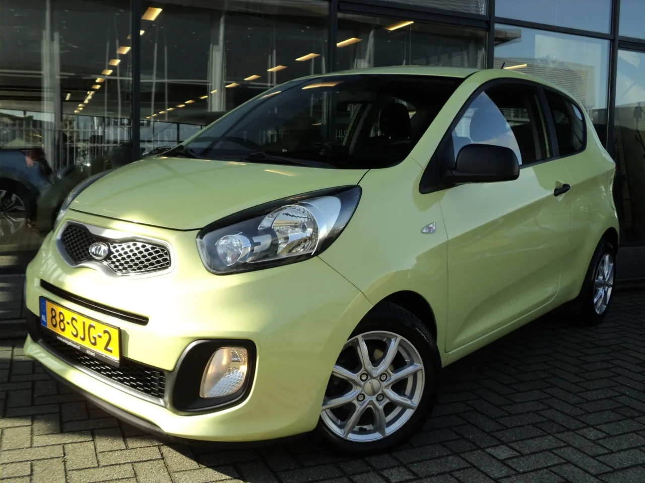 Kia Picanto (2011) — foto 1
