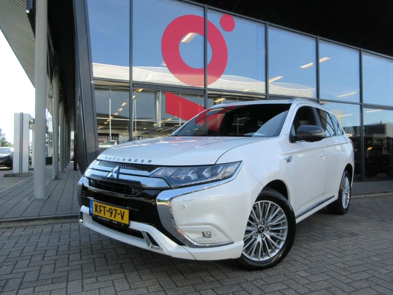Mitsubishi Outlander (2019) — foto 1