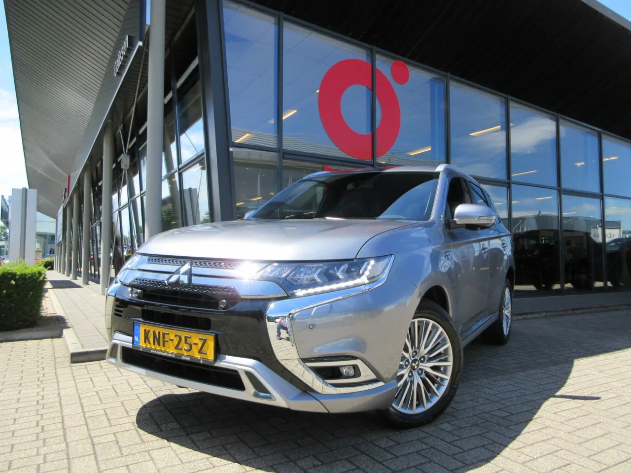 Mitsubishi Outlander (2019) — foto 1