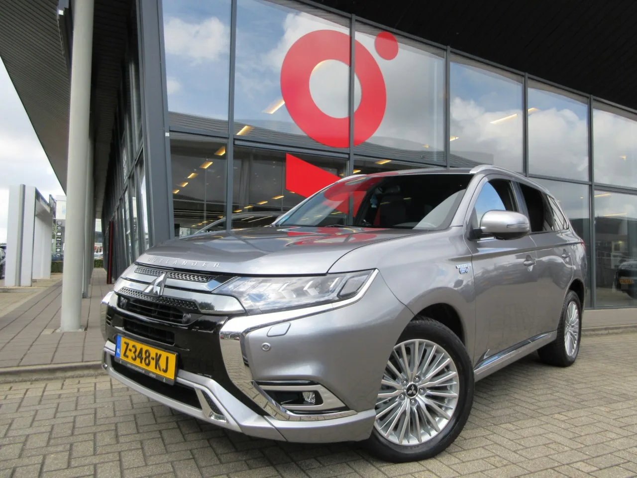 Mitsubishi Outlander (2019) — foto 1