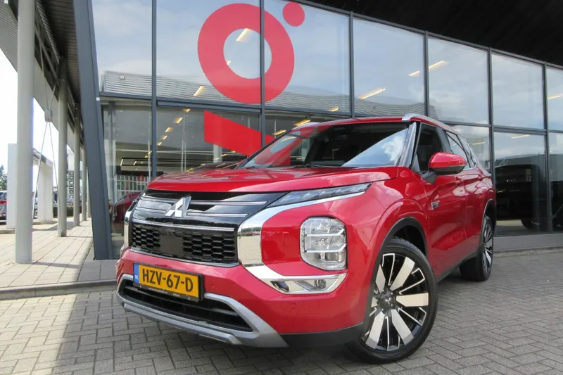 Mitsubishi Outlander (2025)