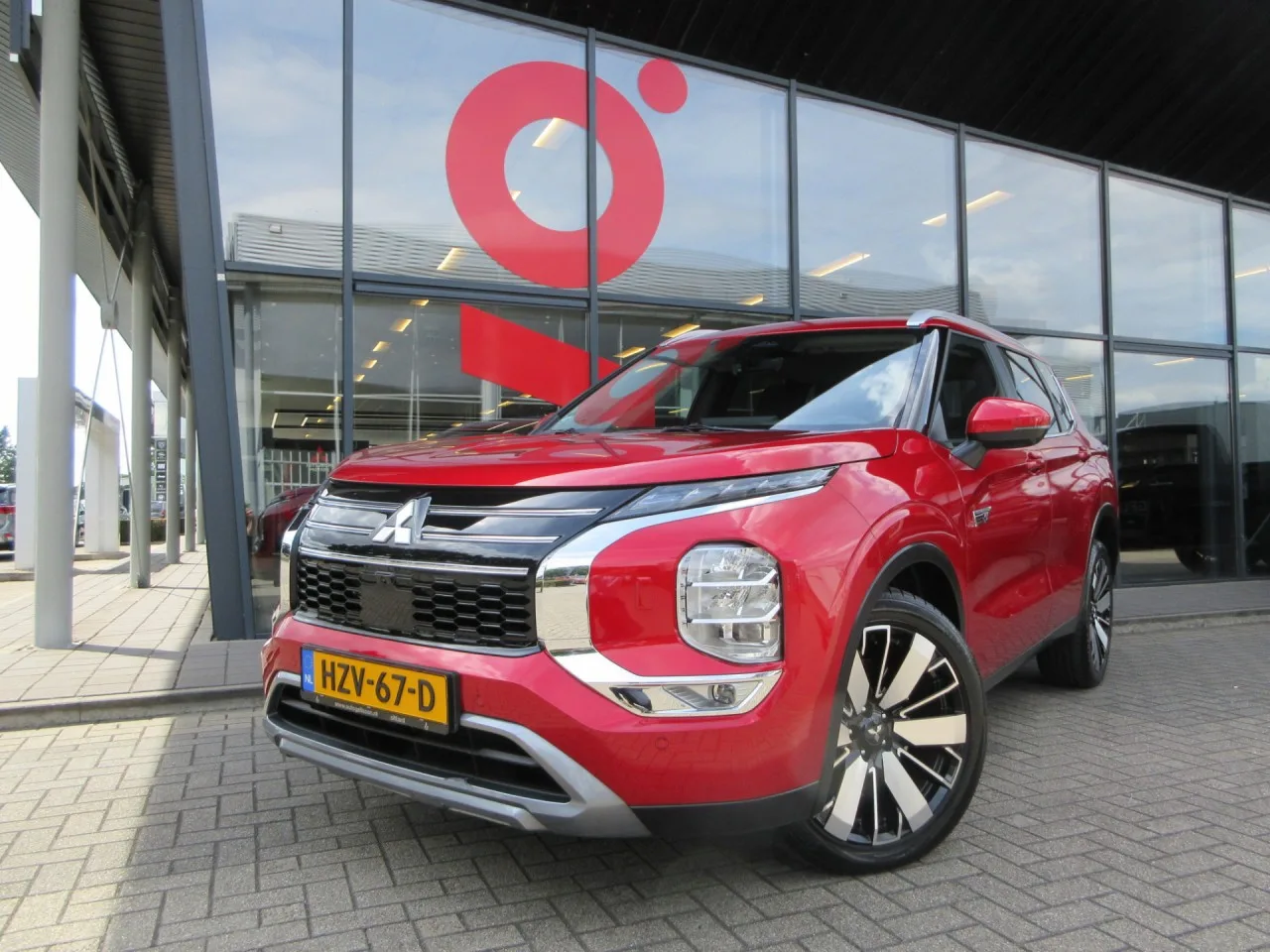 Mitsubishi Outlander (2025) — foto 1