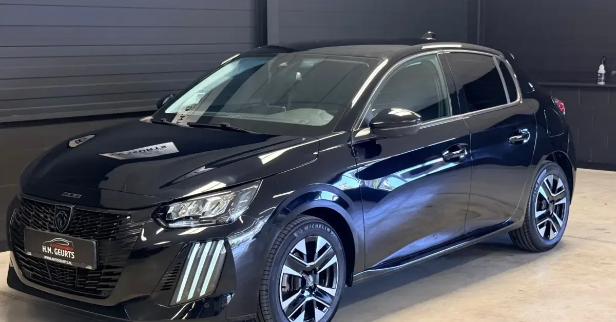 Peugeot 208 (2024) — foto 1