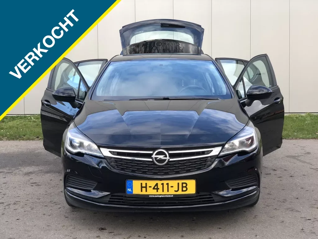 Opel Astra (2018) — foto 1