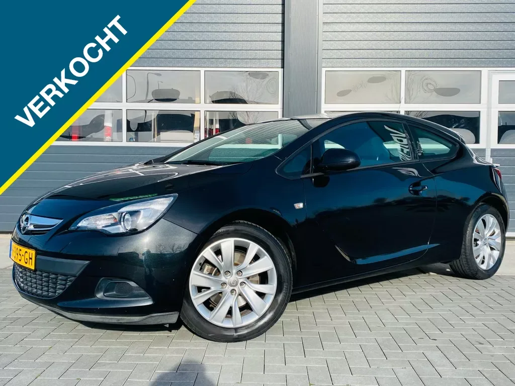 Opel Astra (2012) — foto 1