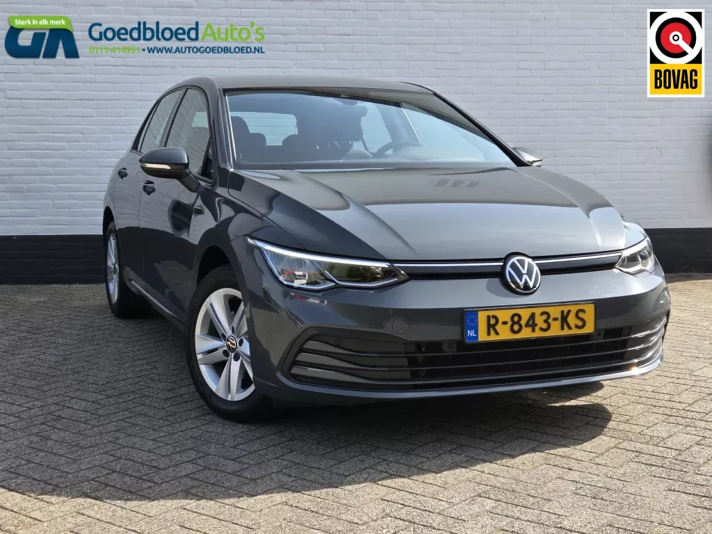 Volkswagen Golf (2022) — foto 1