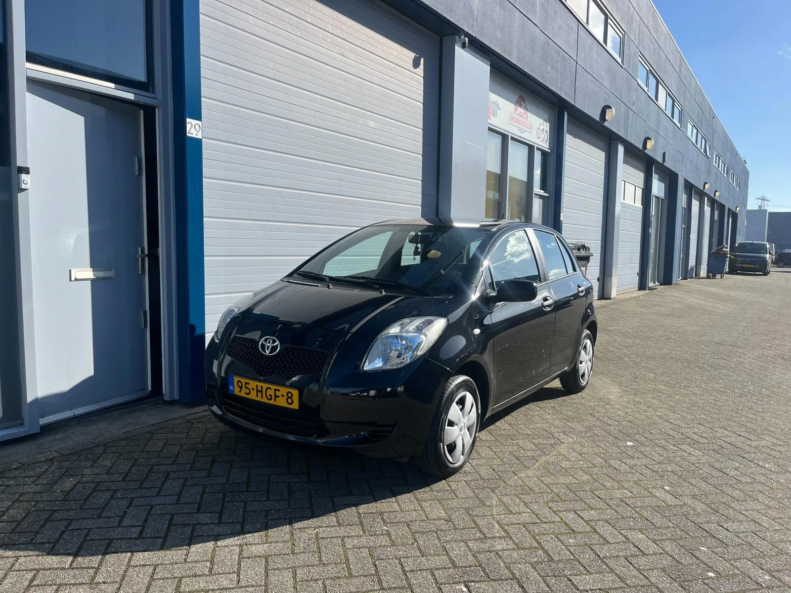 Toyota Yaris (2008) — foto 1