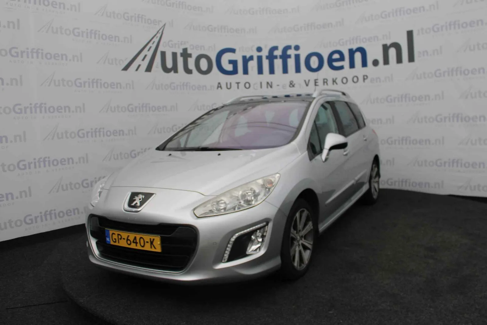 Peugeot 308 (2013) — foto 1