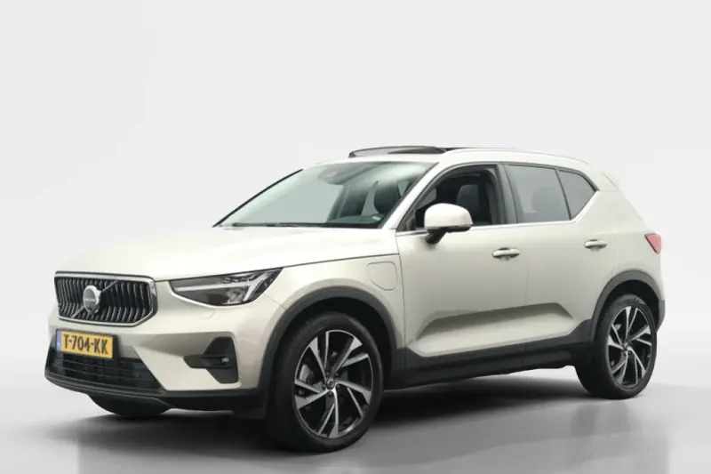 Volvo XC40 (2023)