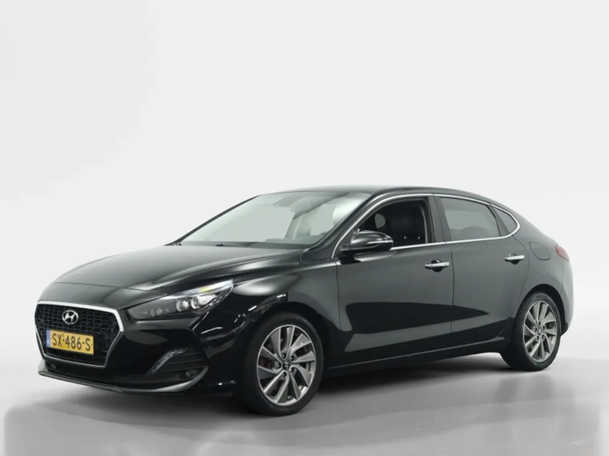 Hyundai i30 Fastback (2018) — foto 1
