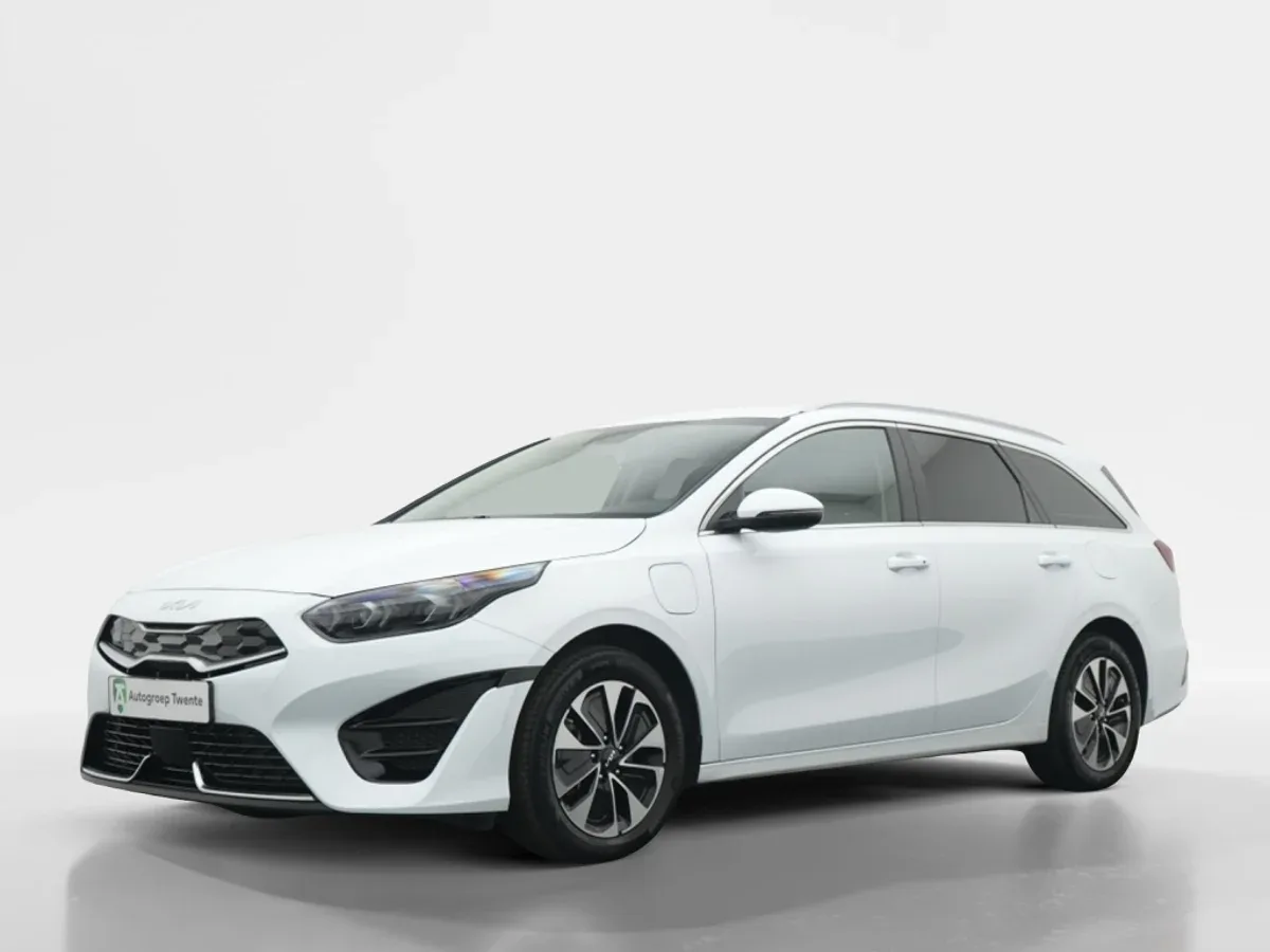 Kia Ceed Sportswagon (2025) — foto 1