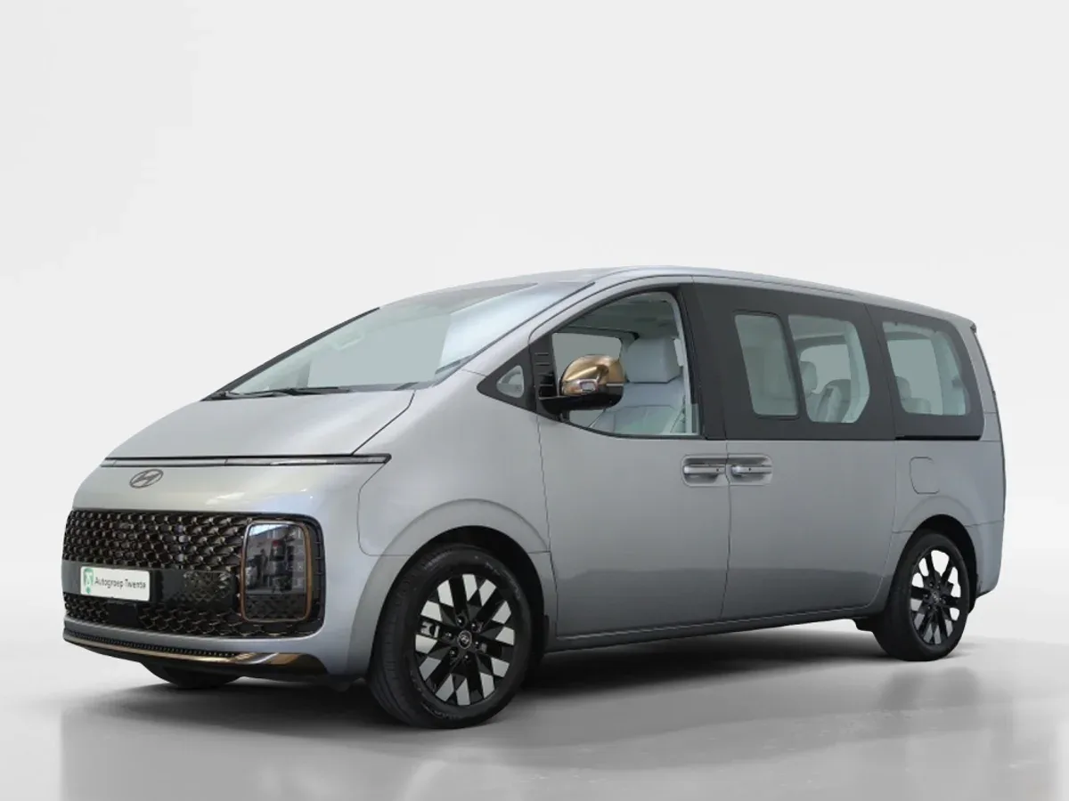 Hyundai Staria (2025) — foto 1