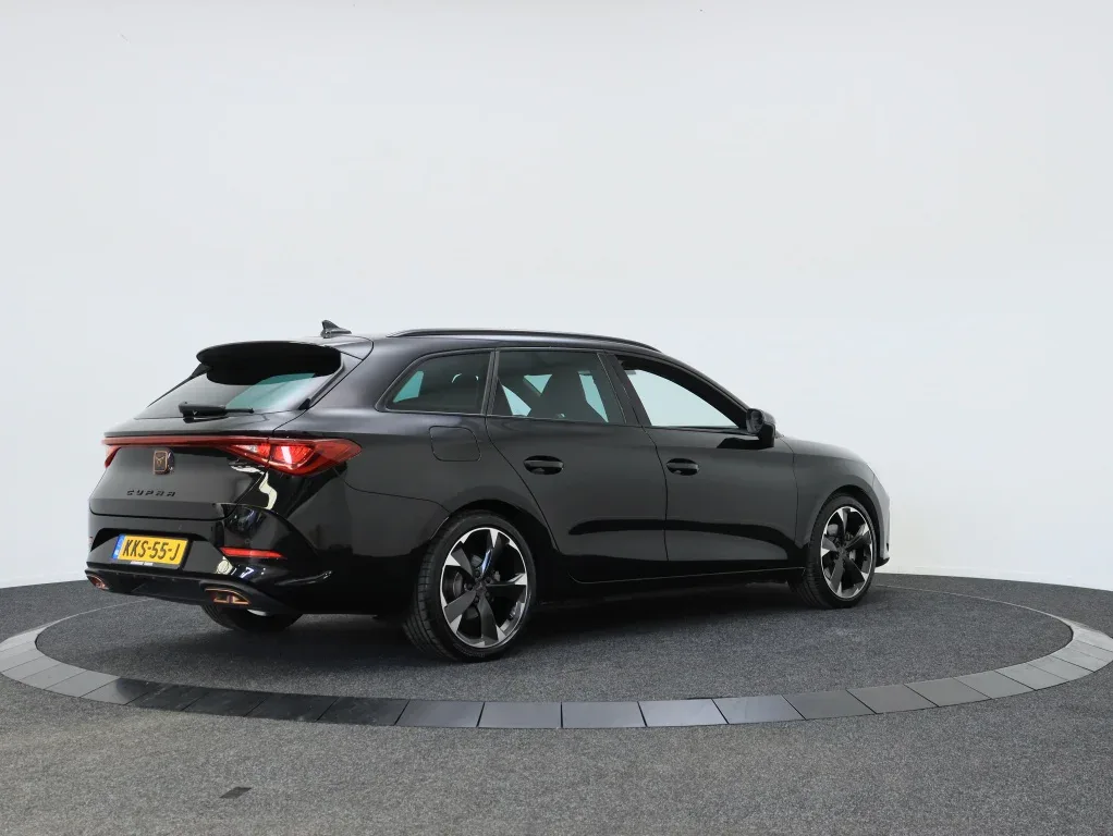 CUPRA Leon Sportstourer (2024) — foto 1