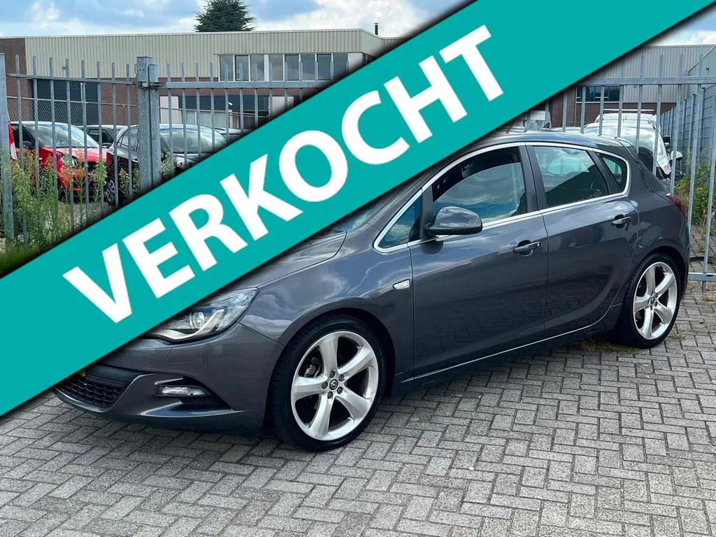 Opel Astra (2012) — foto 1