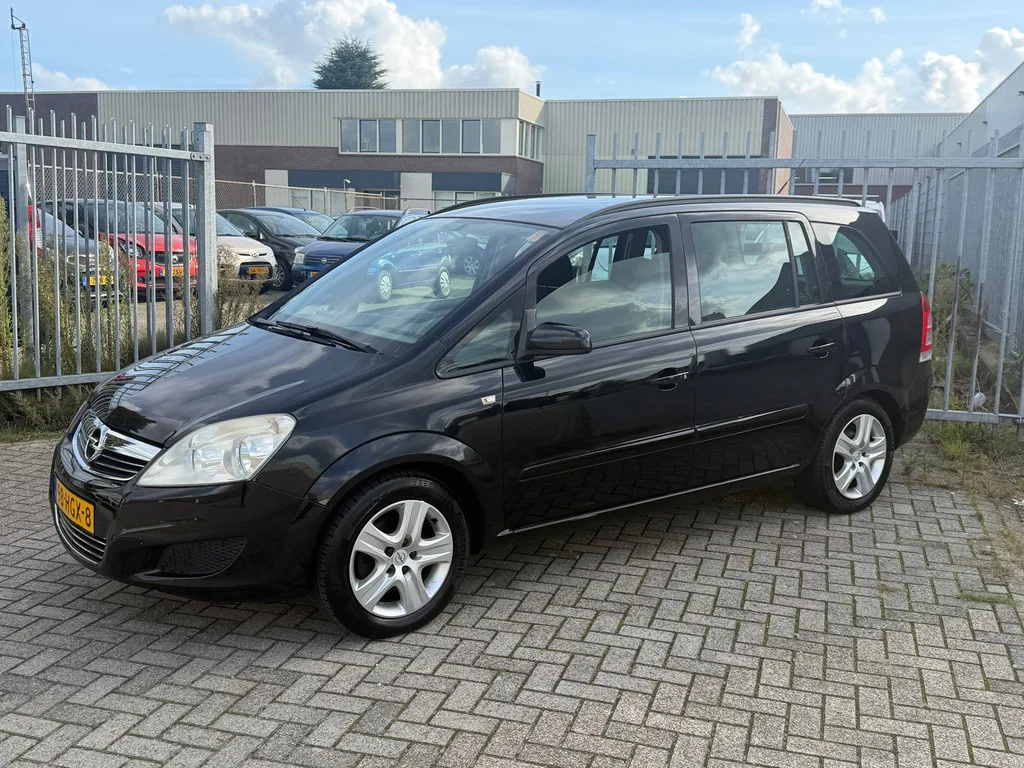 Opel Zafira (2008) — foto 1