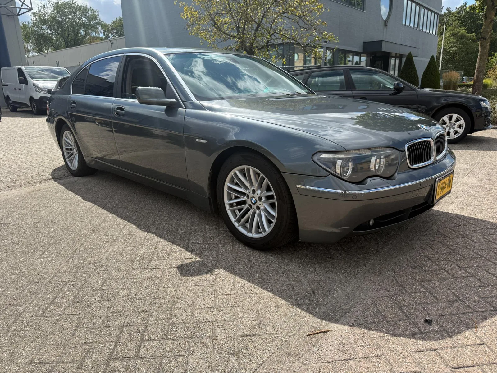 BMW 7-Serie (2002) — foto 1