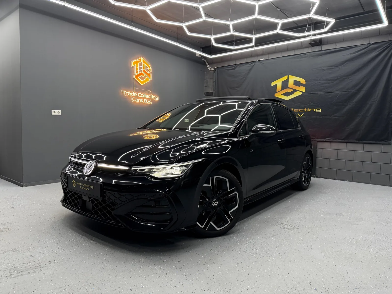 Volkswagen Golf (2025) — foto 1