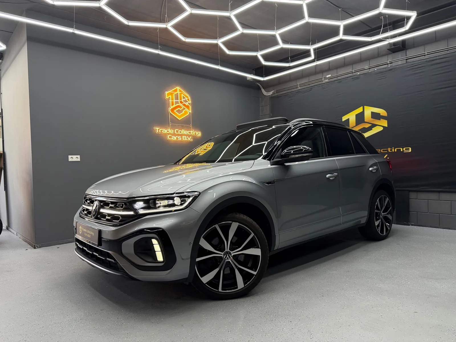 Volkswagen T-Roc (2024) — foto 1