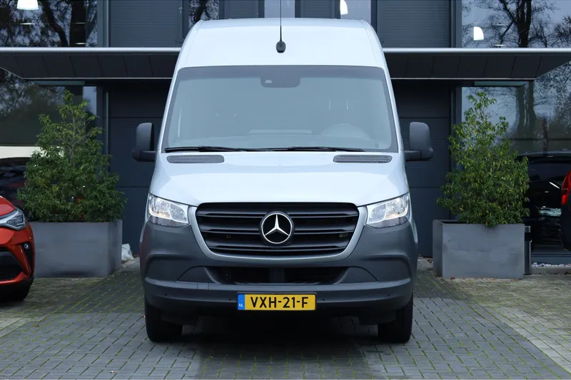 Mercedes-Benz Sprinter (2023)