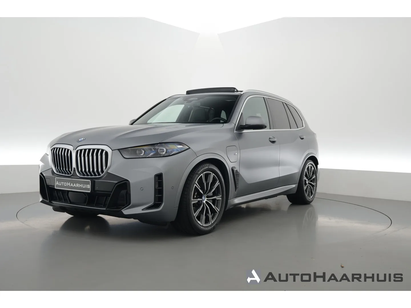 BMW X5 (2024) — foto 1