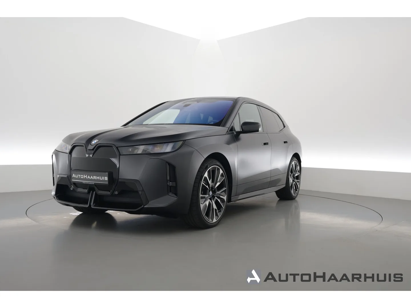 BMW iX (2025) — foto 1