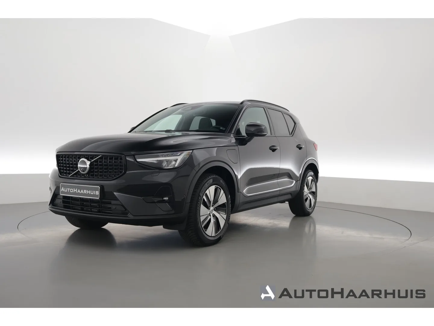 Volvo XC40 (2023) — foto 1