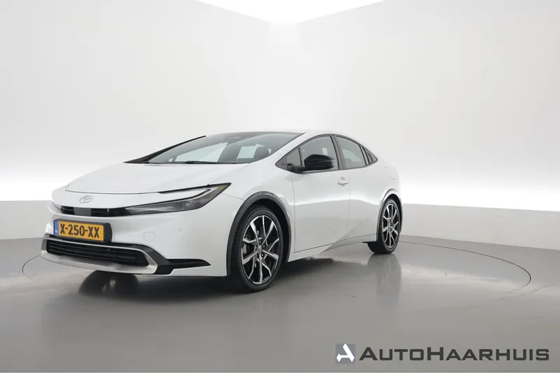 Toyota Prius (2024)
