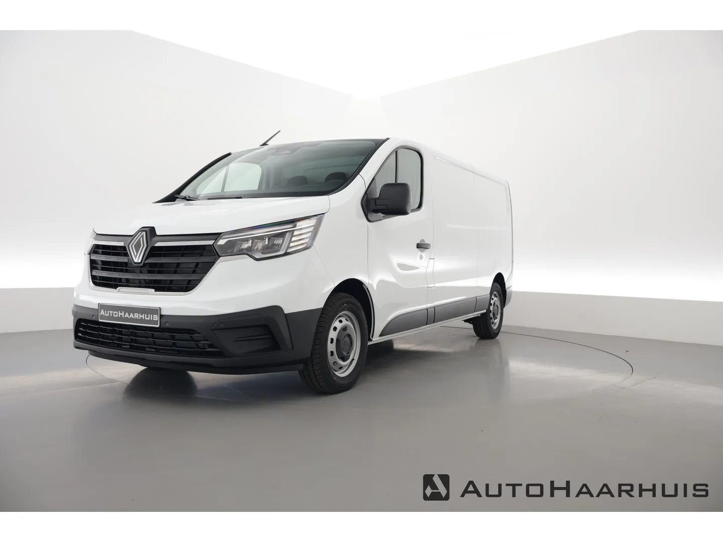 Renault Trafic (2024) — foto 1