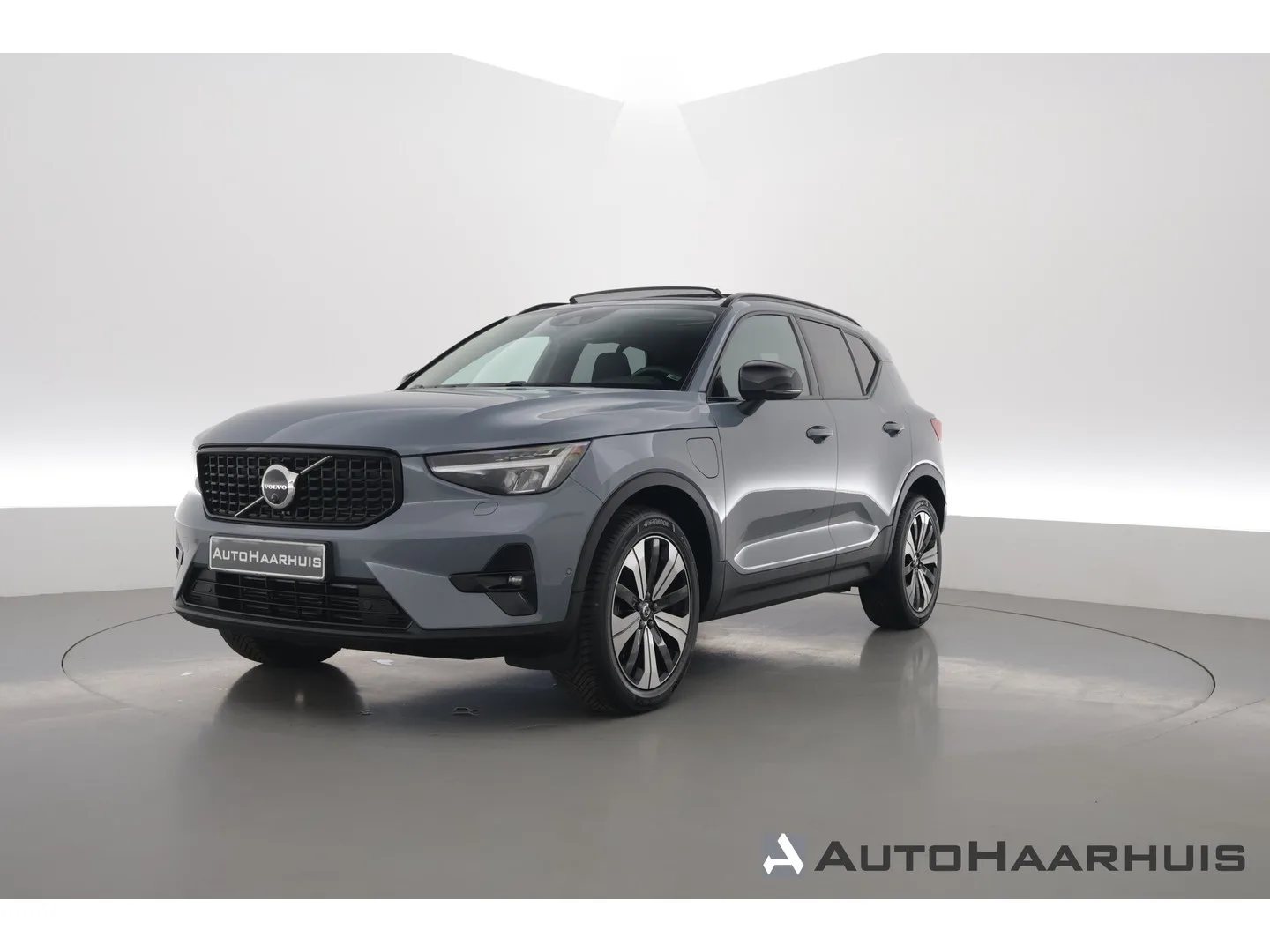 Volvo XC40 (2022) — foto 1